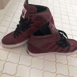 maroon k swiss